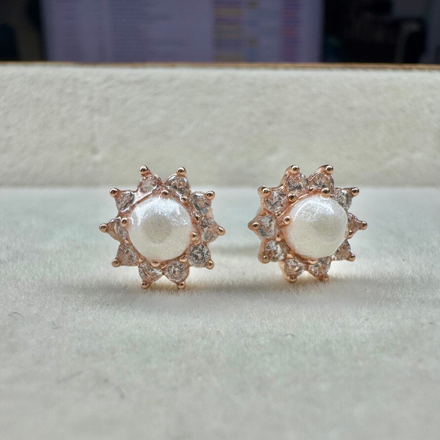 Stella Solitaire Breastmilk Ear Studs