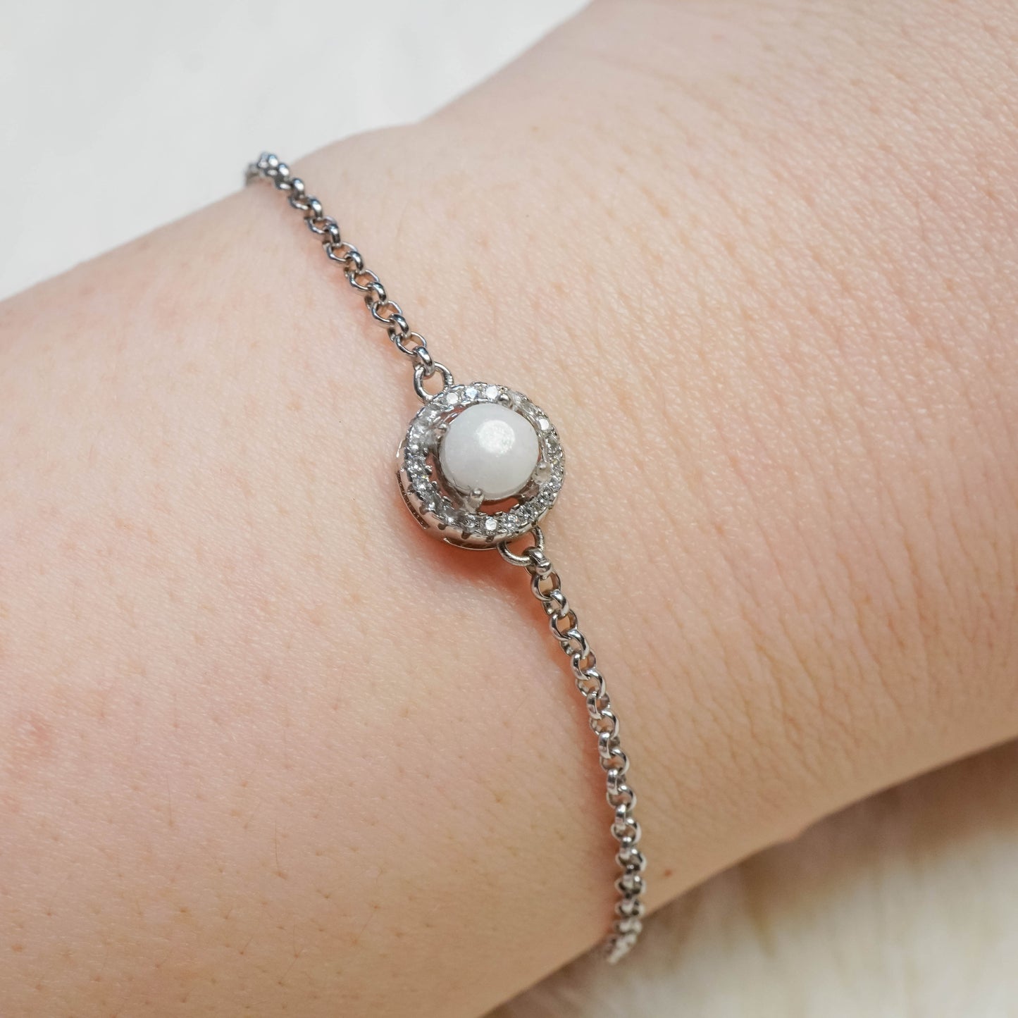 Halo Solitaire Breastmilk Bracelet