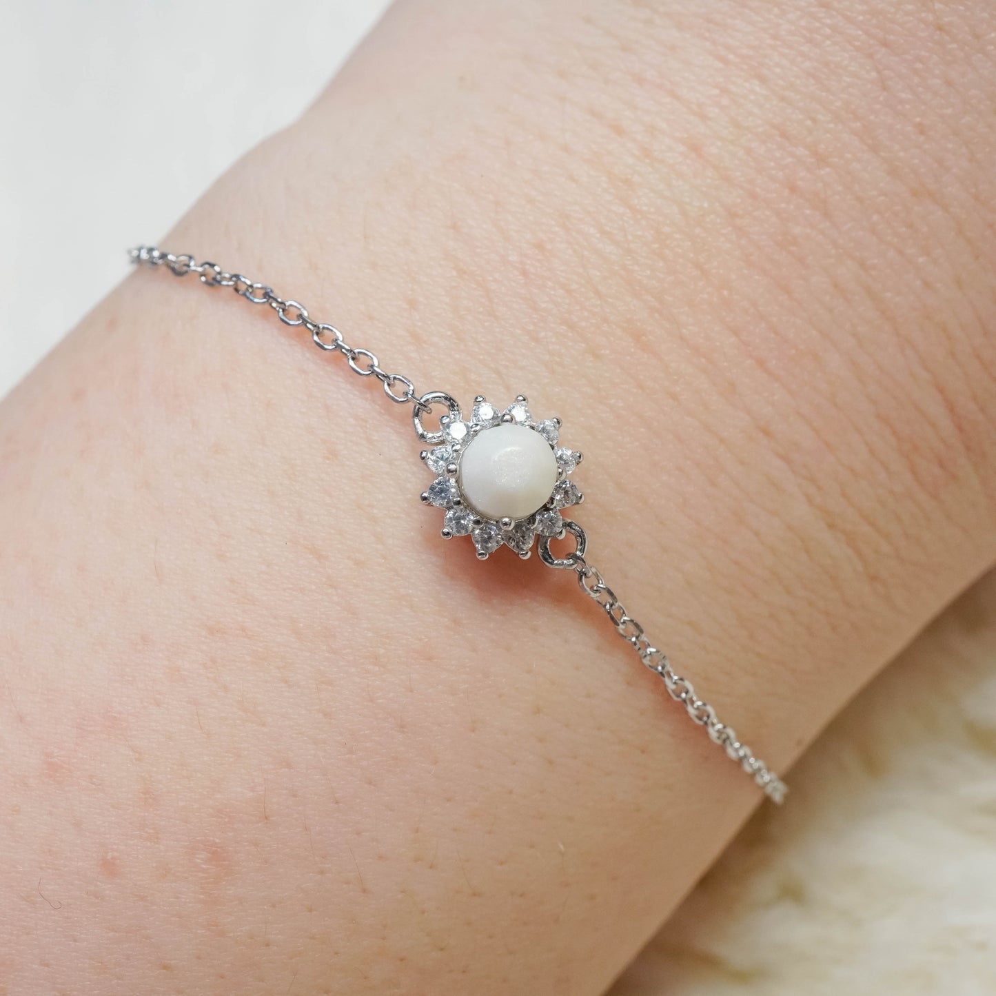 Stella Solitaire Breastmilk Bracelet