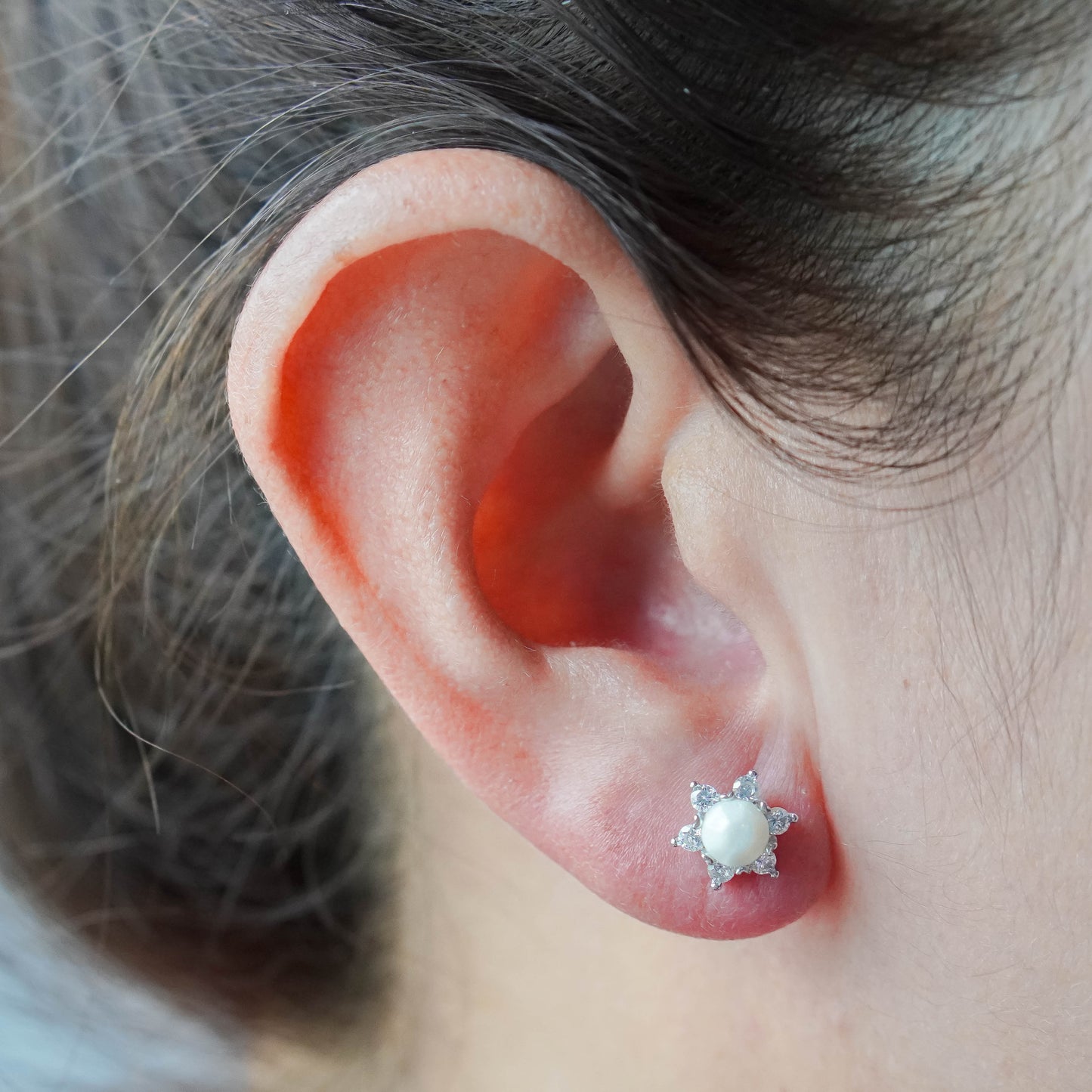 Claudine Solitaire Breastmilk Ear Studs