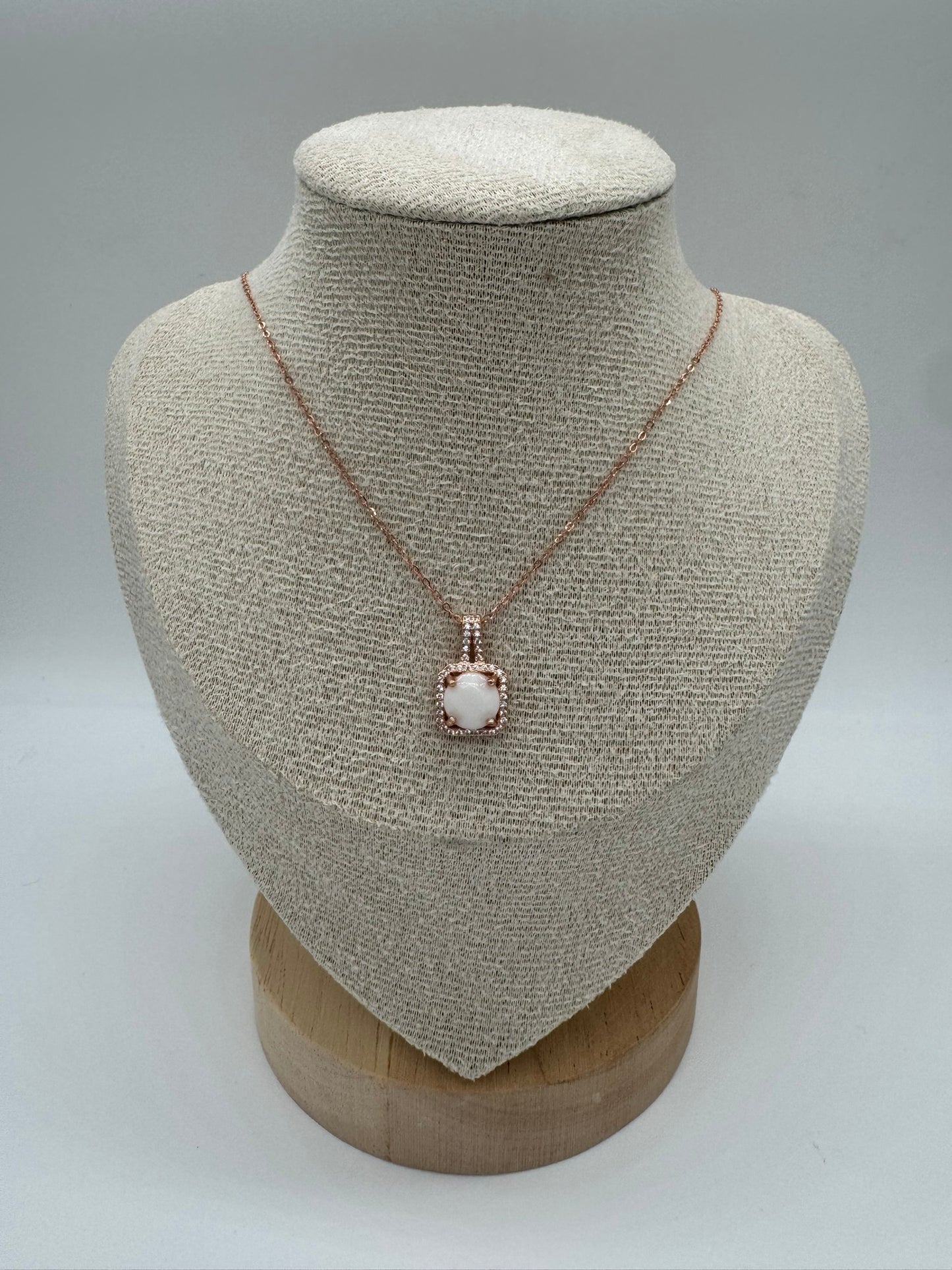 Elysia Solitaire Breastmilk Pendant