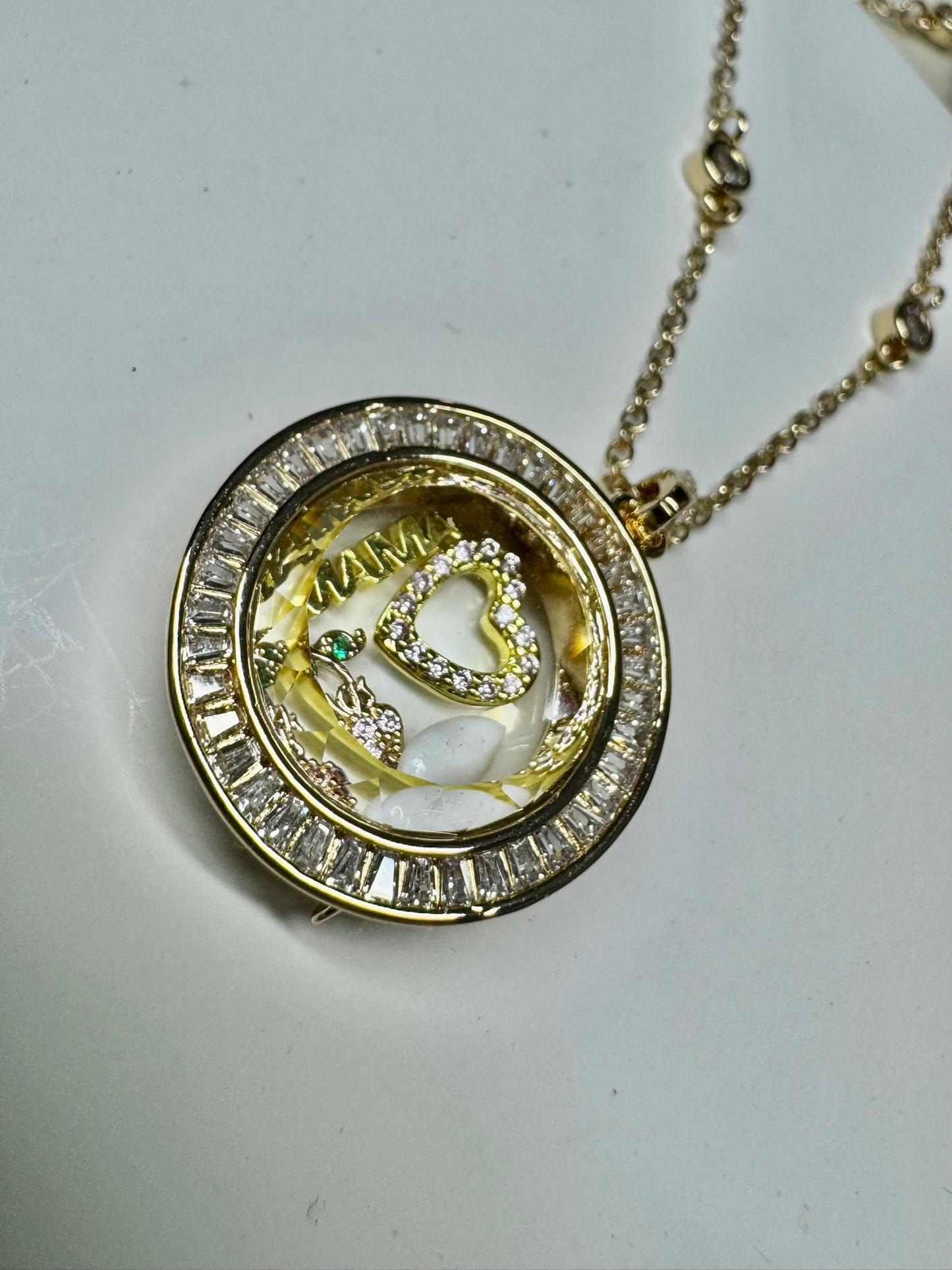 Jewels Round Charm Locket