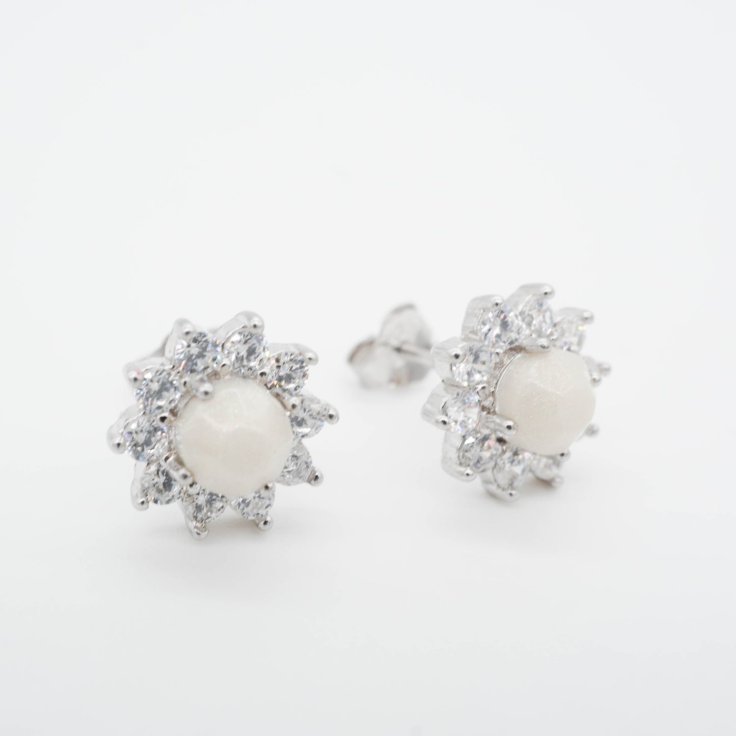 Stella Solitaire Breastmilk Ear Studs