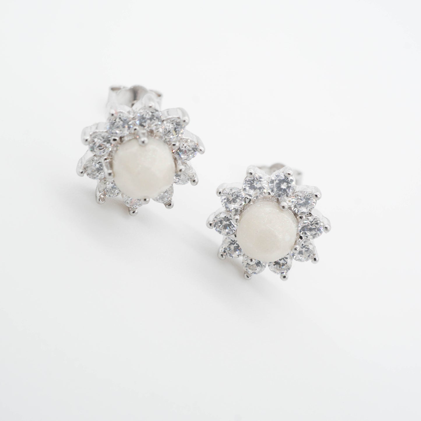 Stella Solitaire Breastmilk Ear Studs
