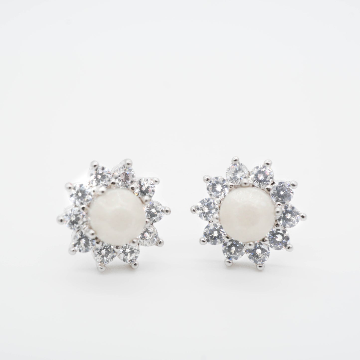 Stella Solitaire Breastmilk Ear Studs