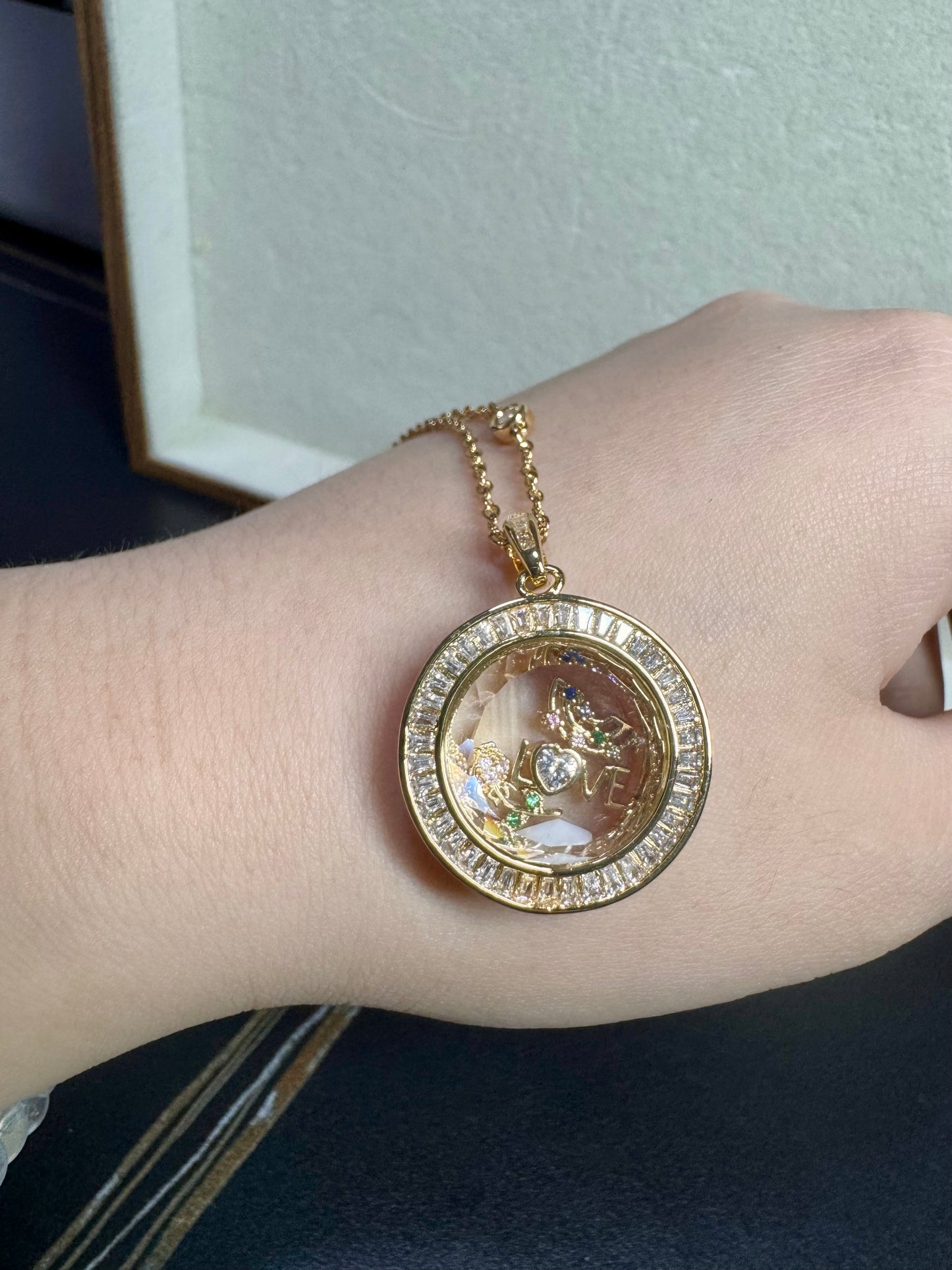 Jewels Round Charm Locket