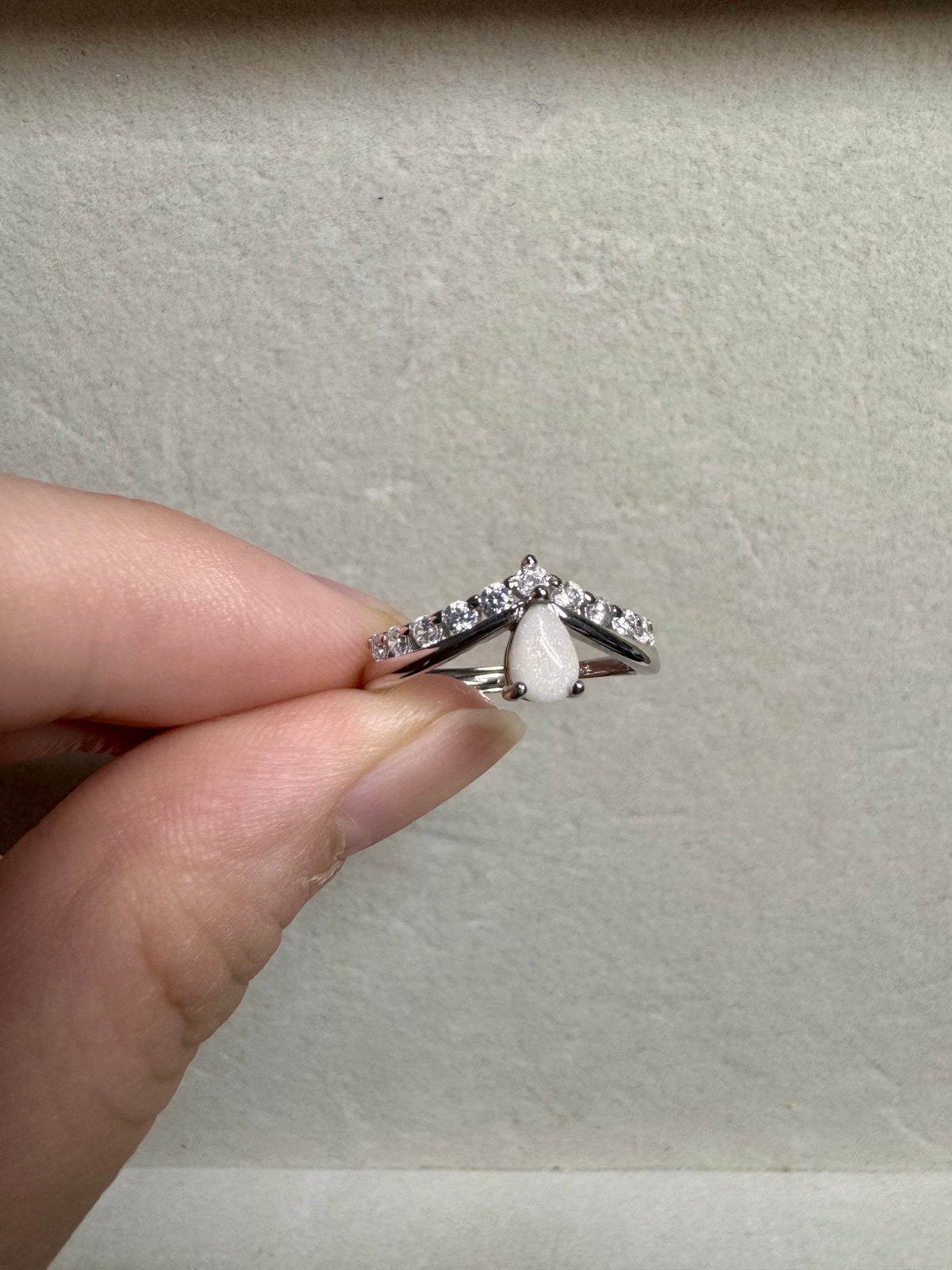 Valerie Solitaire Breastmilk Ring
