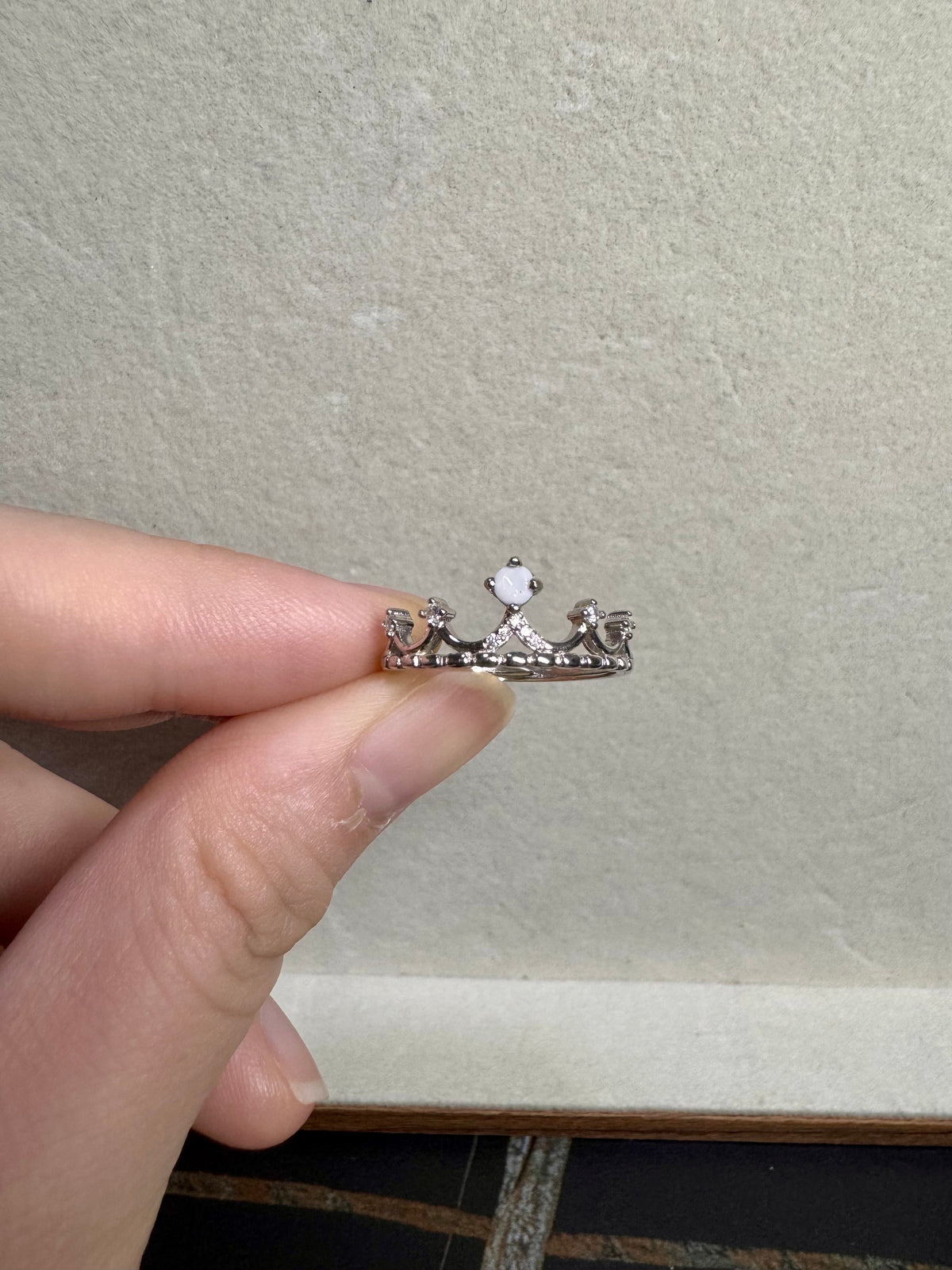 Tiara Solitaire Breastmilk Ring