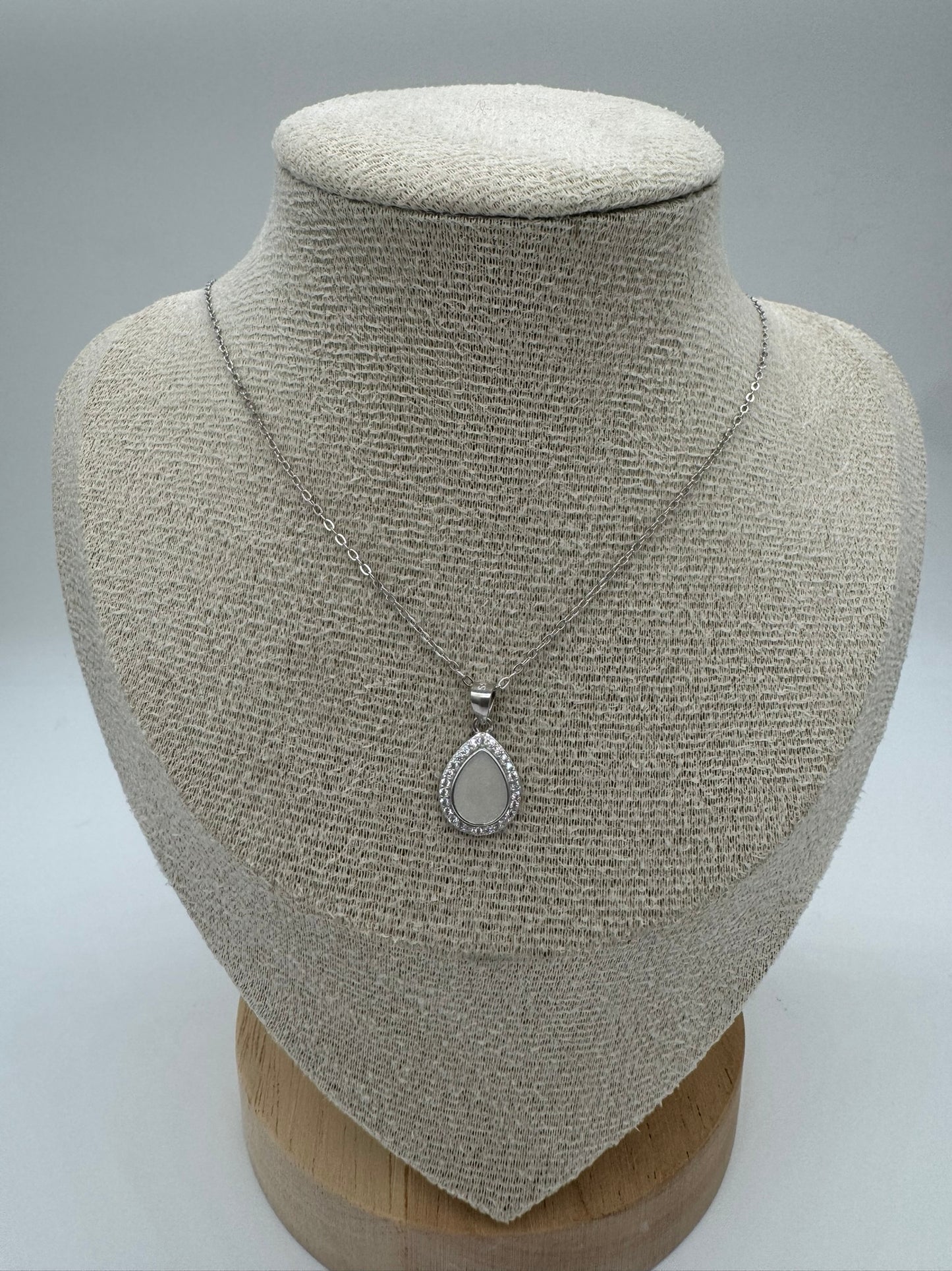 Delphine Breastmilk Pendant