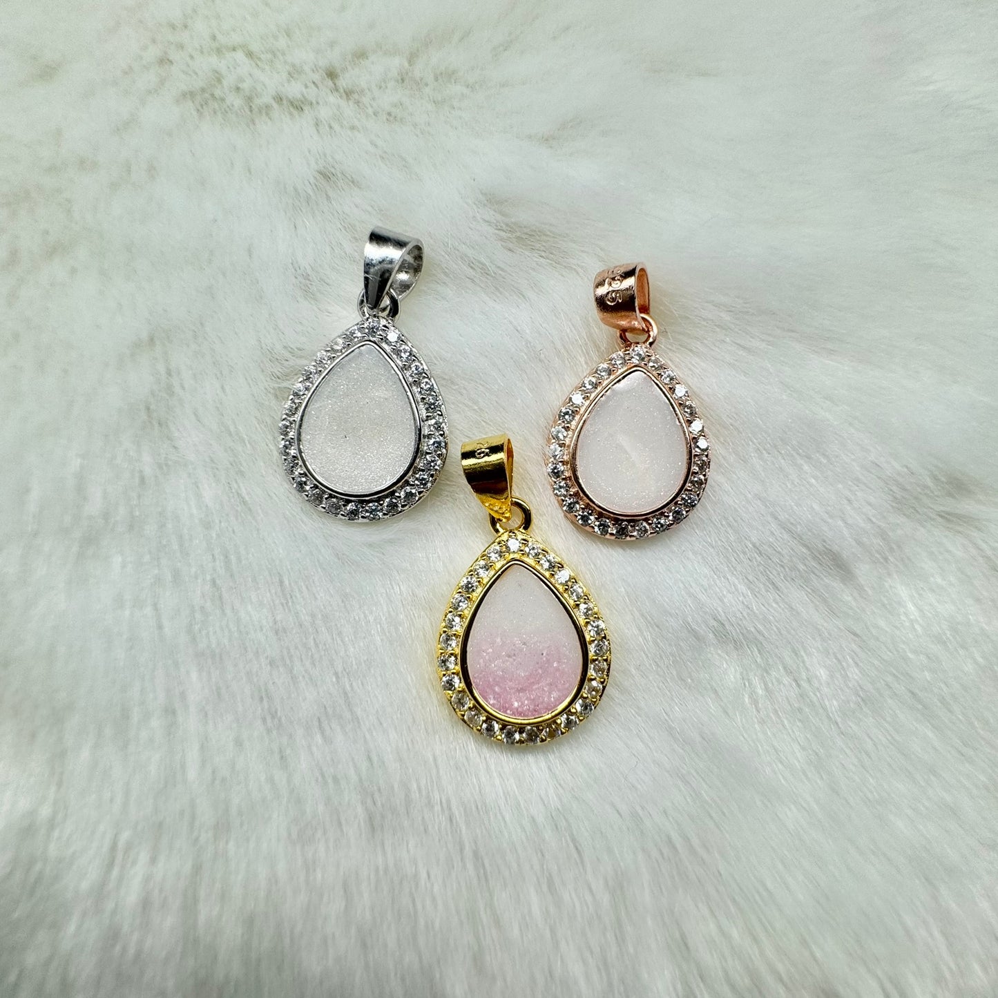 Delphine Breastmilk Pendant