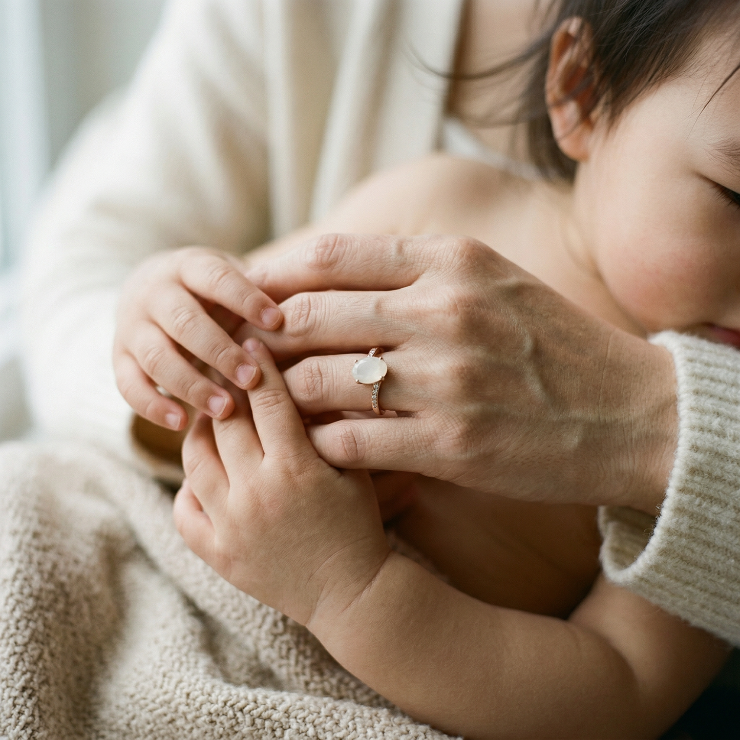 Briana Solitaire Breastmilk Ring