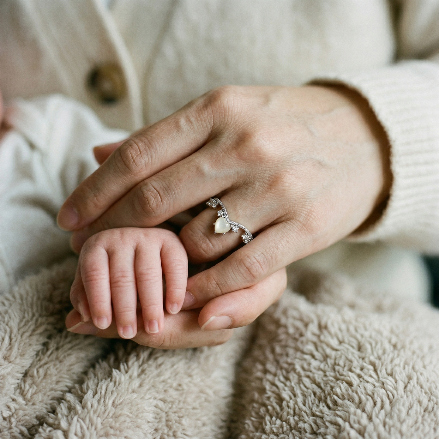 Kiara Solitaire Breastmilk Ring