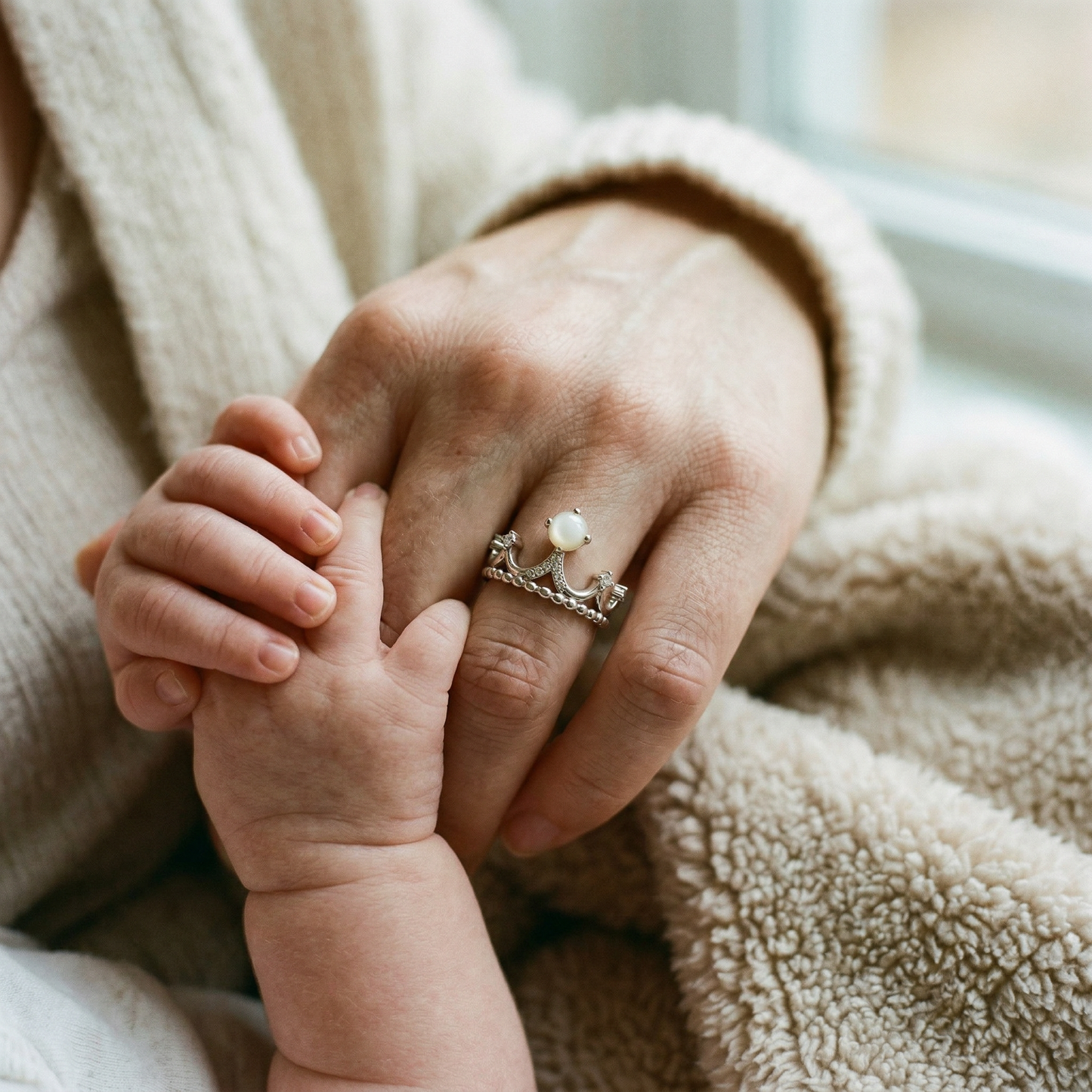 Tiara Solitaire Breastmilk Ring